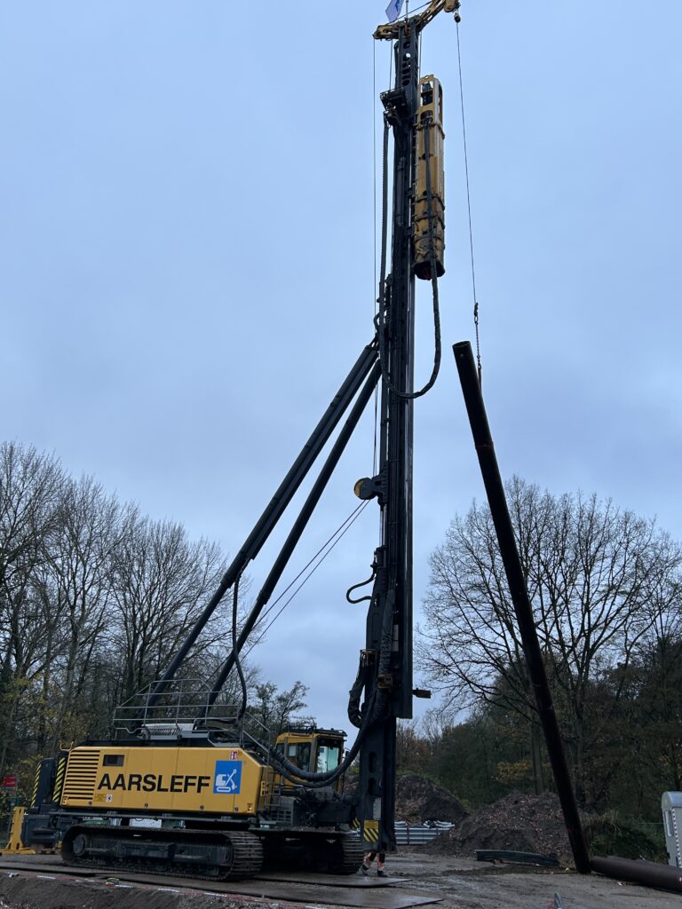 Gründung für zwei neue Brücken mit Stahlrohren